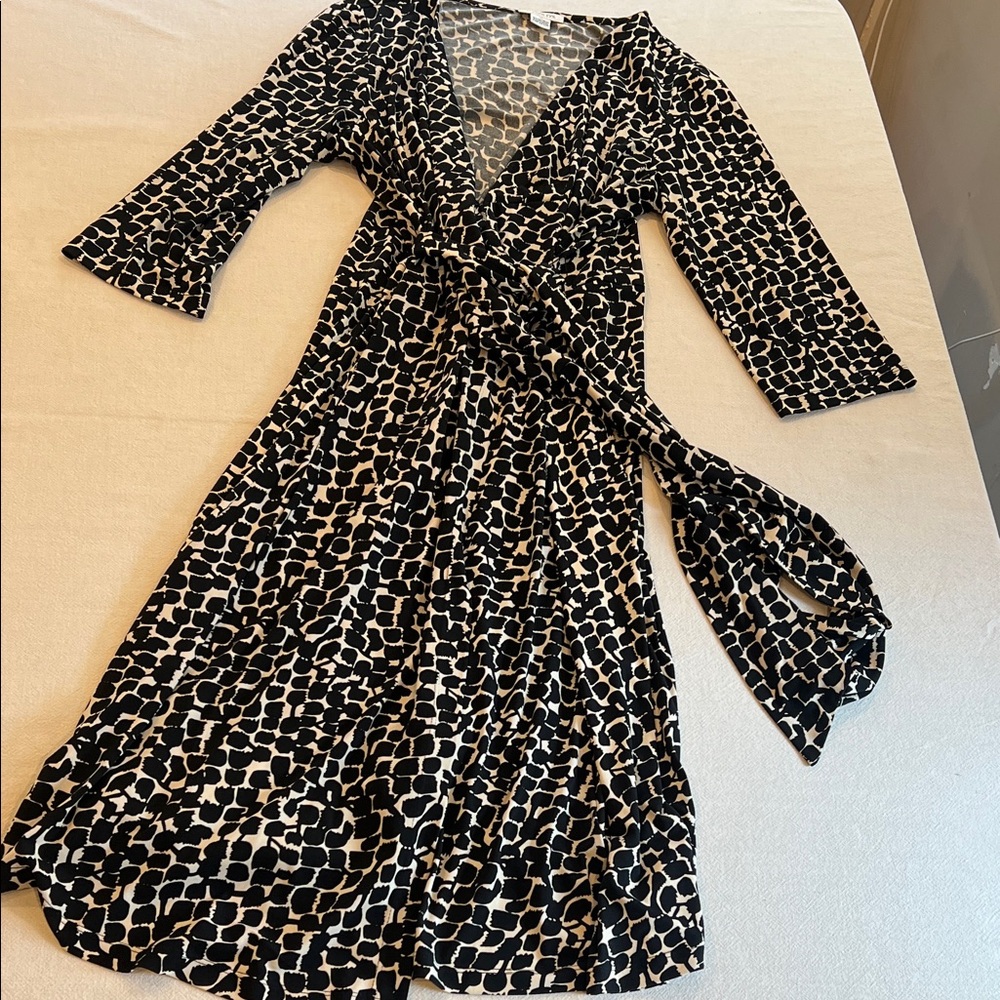 Harold's Black and Cream Patterned Wrap Midi Dress